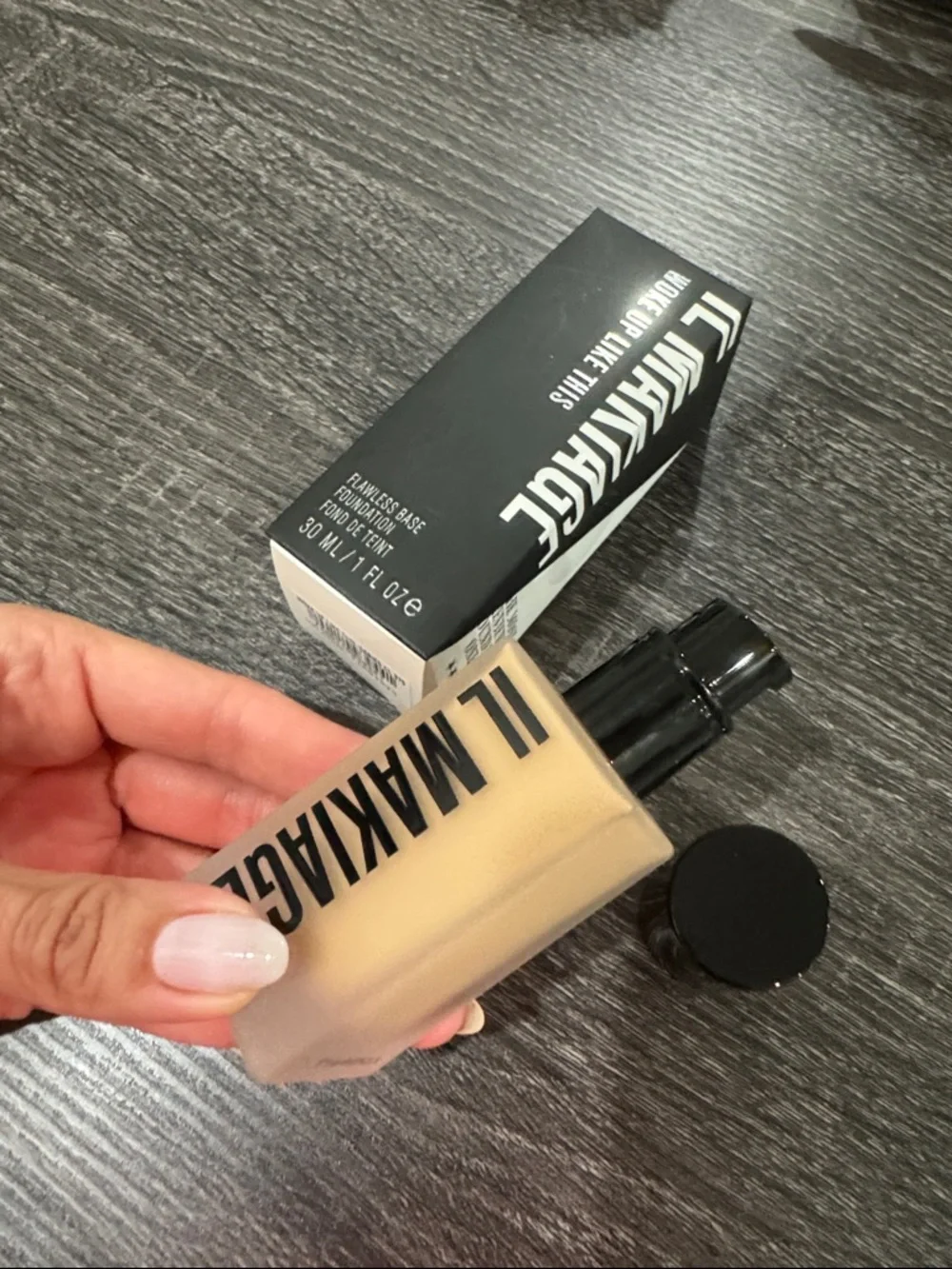 IL MAKIAGE Flawless Base Foundation - Beige